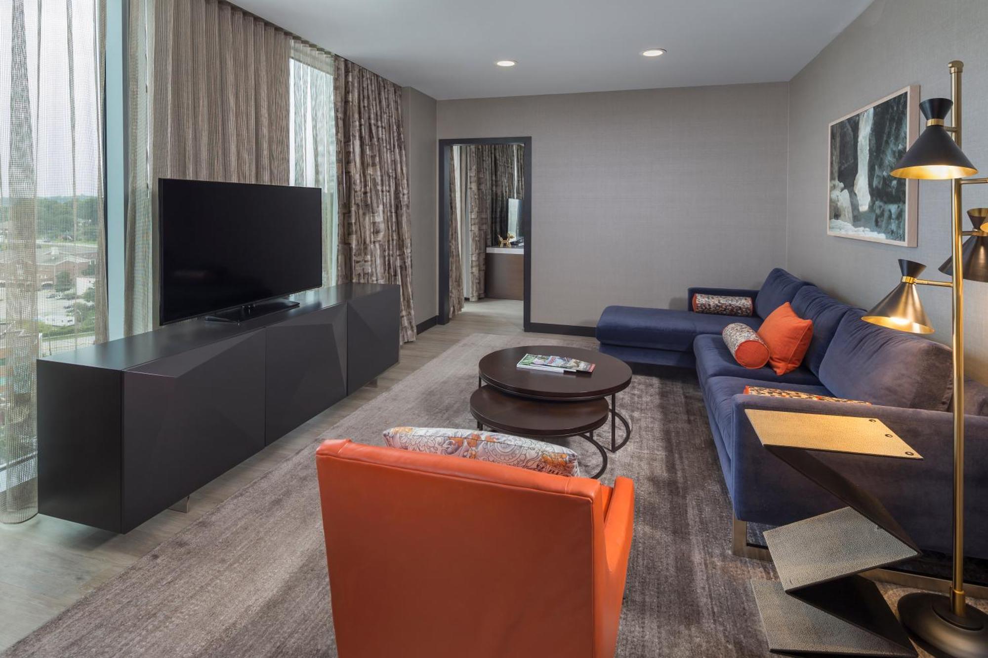 The Summit Hotel Cincinnati Bagian luar foto