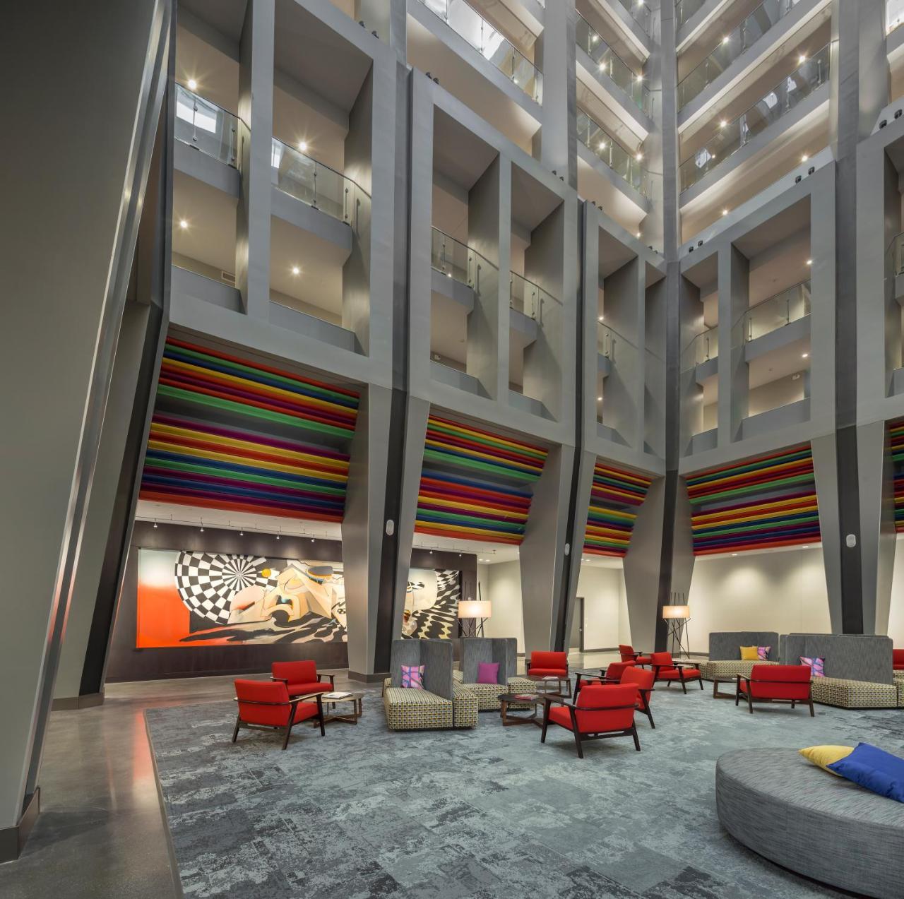 The Summit Hotel Cincinnati Bagian luar foto