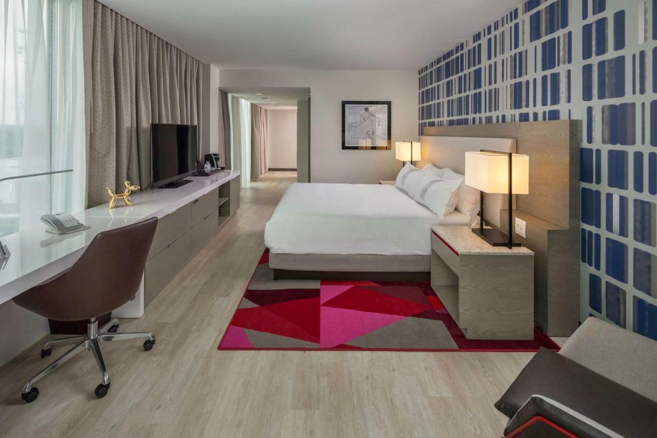 The Summit Hotel Cincinnati Bagian luar foto