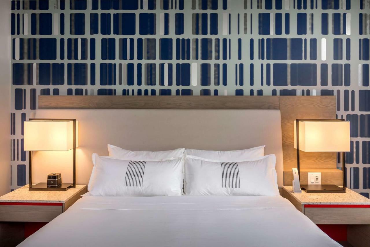 The Summit Hotel Cincinnati Bagian luar foto