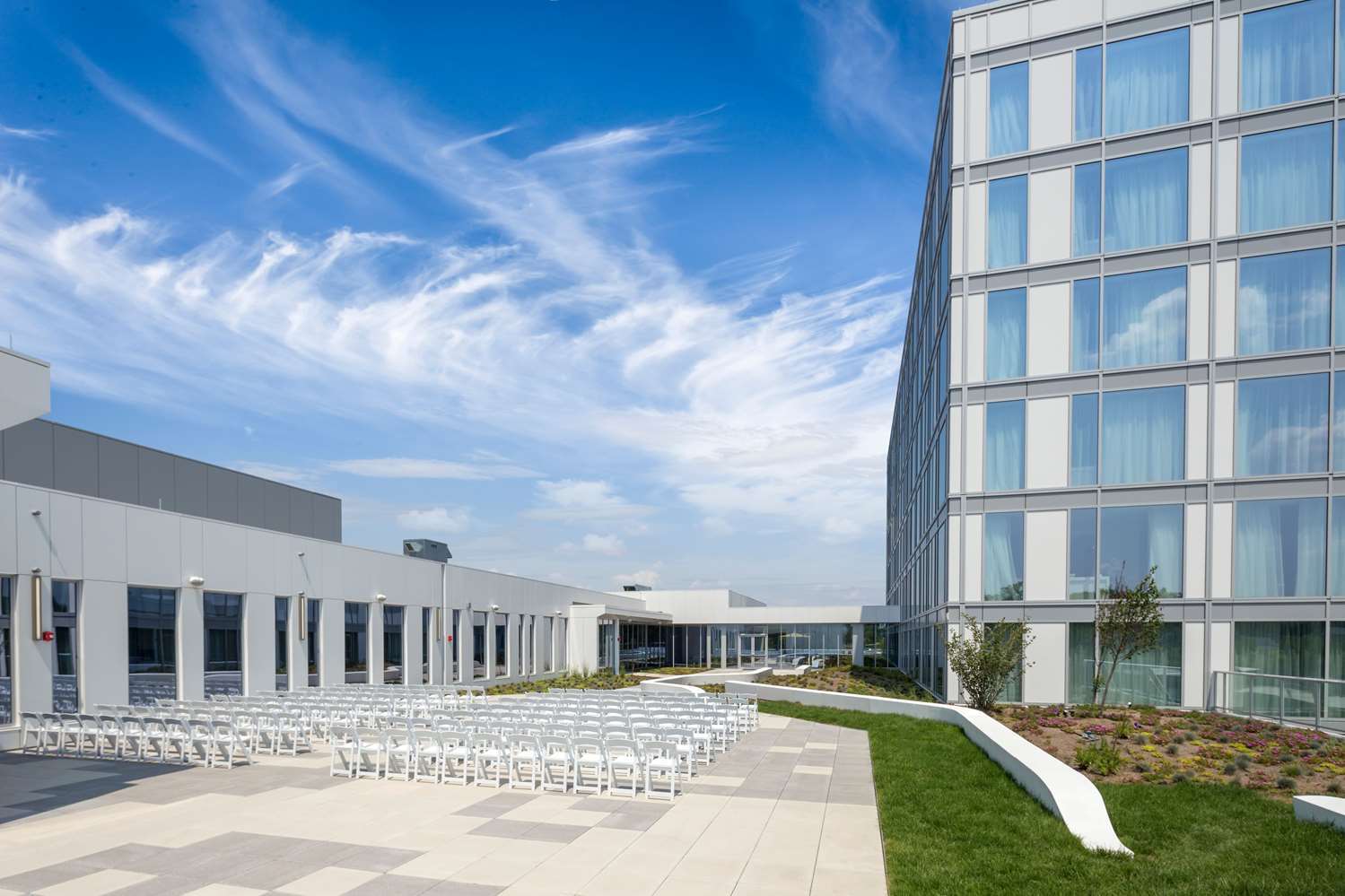 The Summit Hotel Cincinnati Bagian luar foto