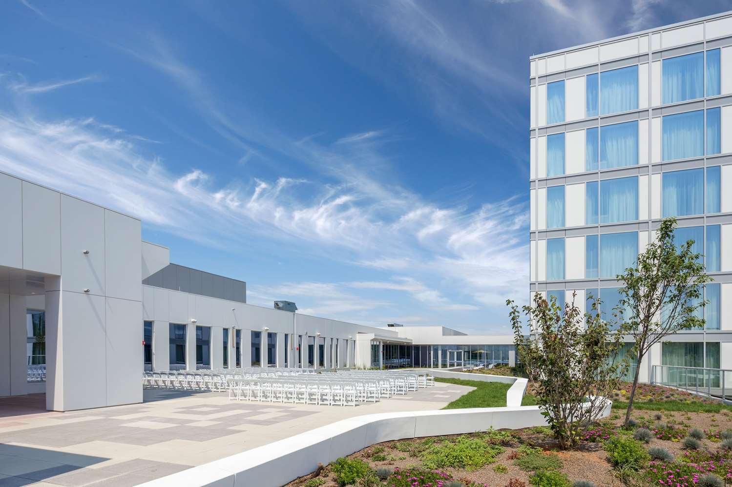 The Summit Hotel Cincinnati Bagian luar foto