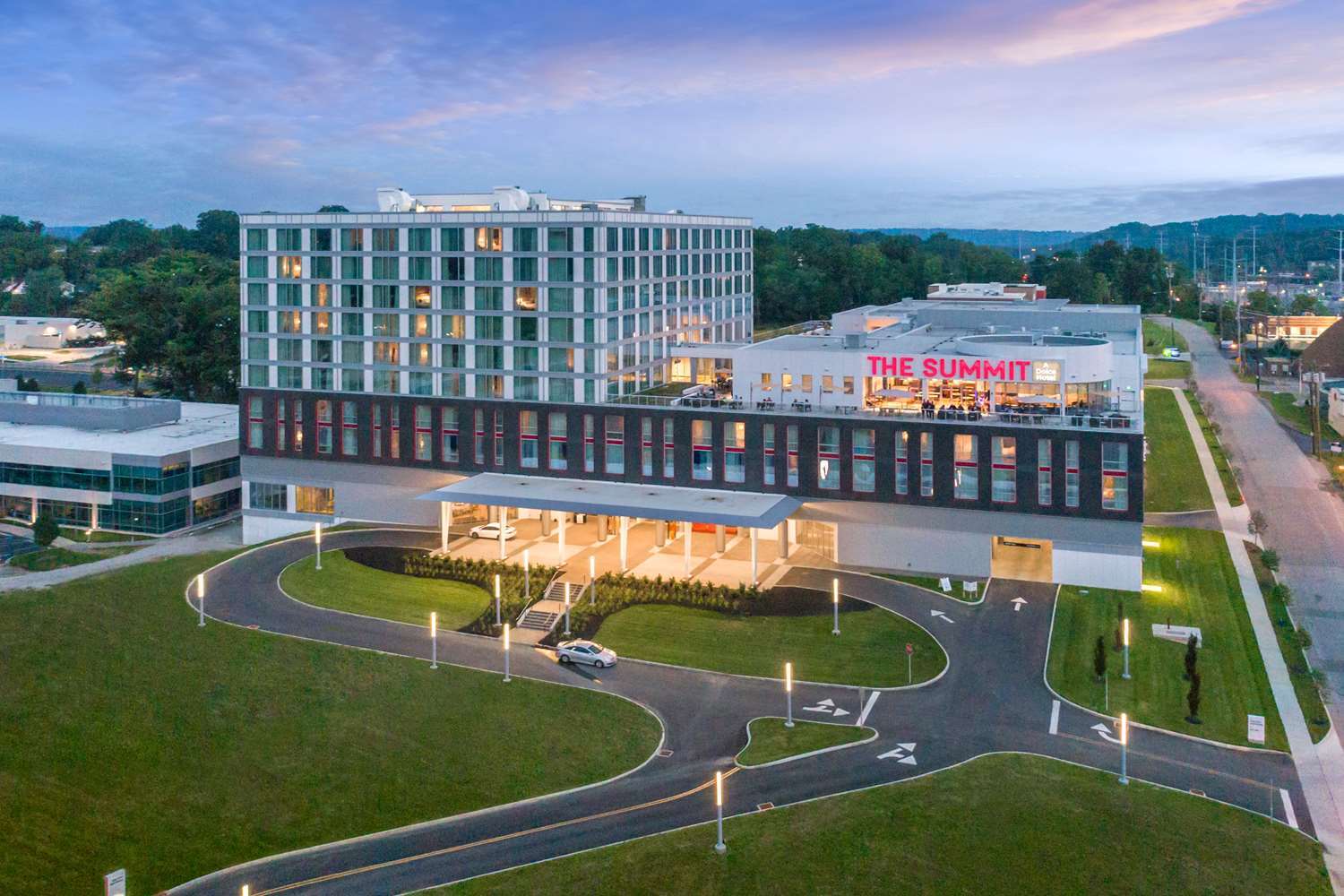 The Summit Hotel Cincinnati Bagian luar foto