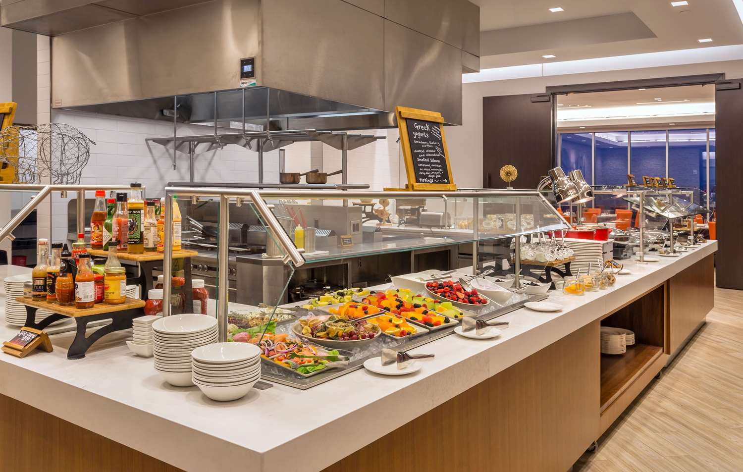 The Summit Hotel Cincinnati Bagian luar foto